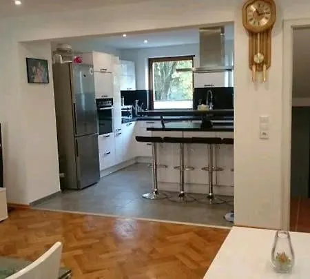Reihenhaus In Fuer Private Und Geschaeftliche Mieter Apartmán