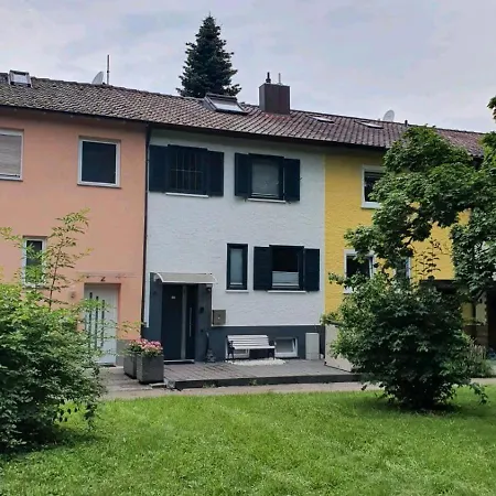 Reihenhaus In Fuer Private Und Geschaeftliche Mieter * Offenburg